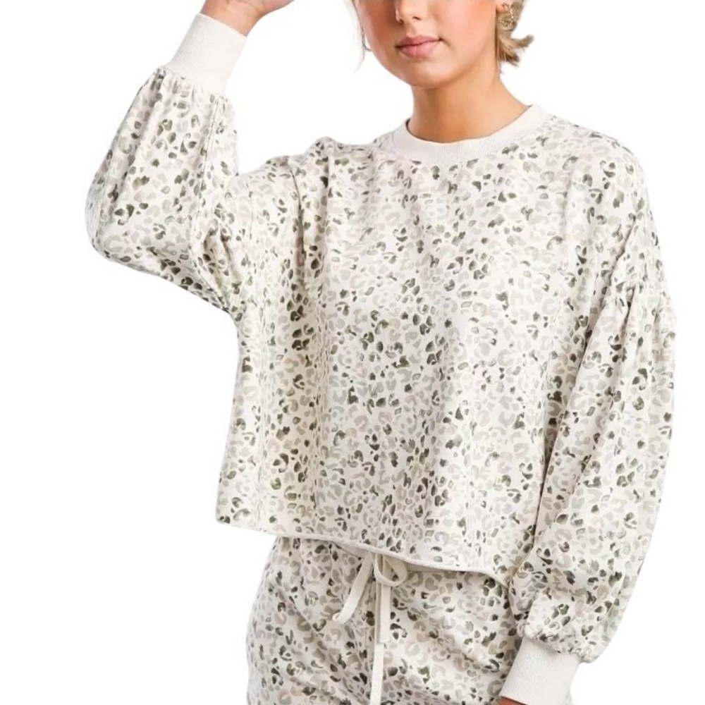 Z Supply Leopard Print Sweatshirt Womens Medium Green Tan Raw Hem Balloon Sleeve